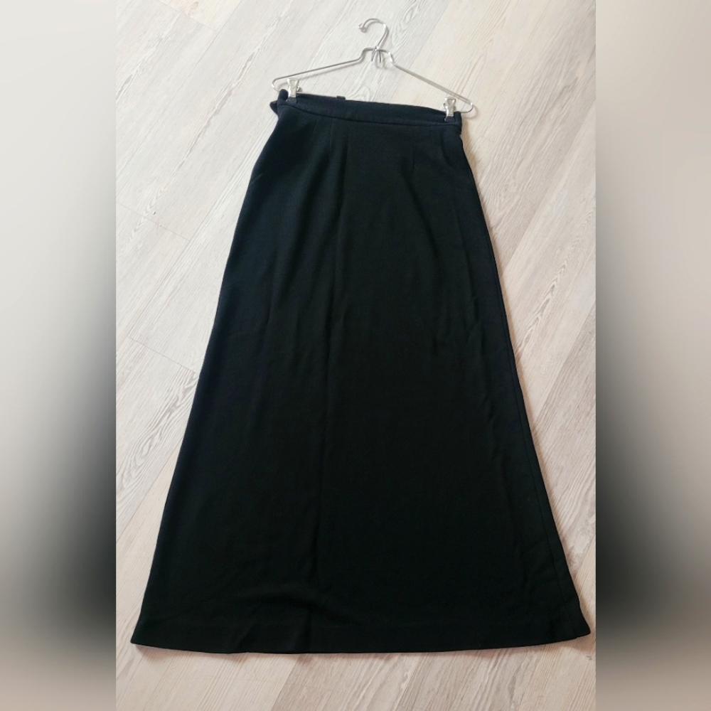 Elegant Vintage Maxi Skirt!